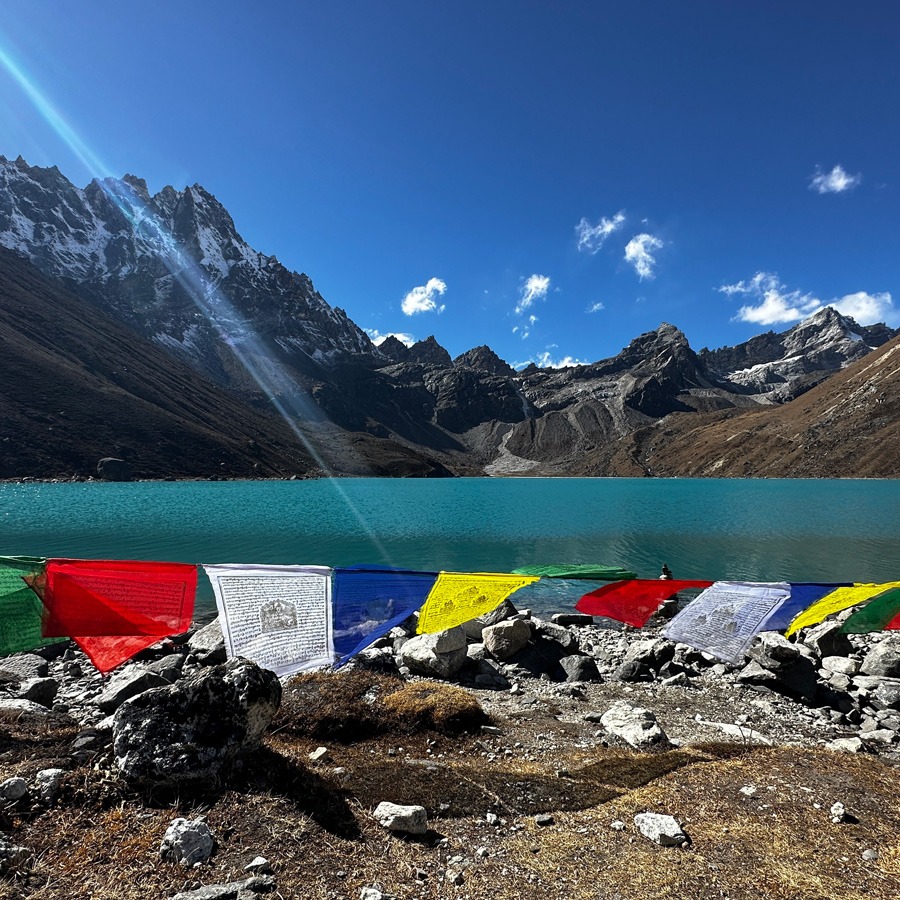 Large turquoise lake, Gokyo 